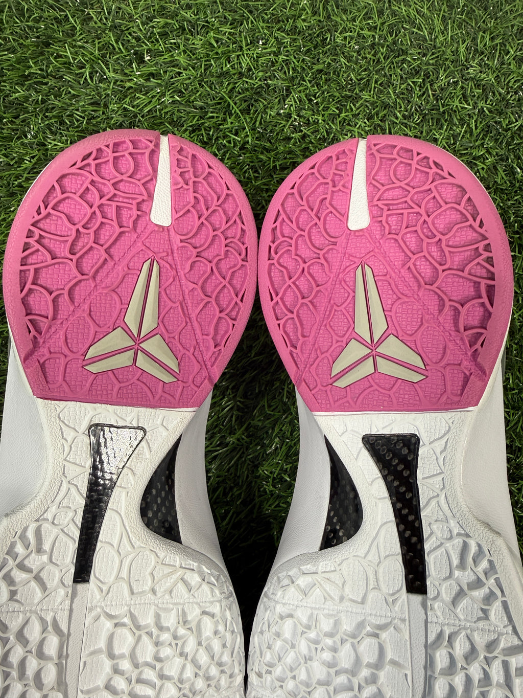 Kobe 6 “Kay Yow” (Size 14)