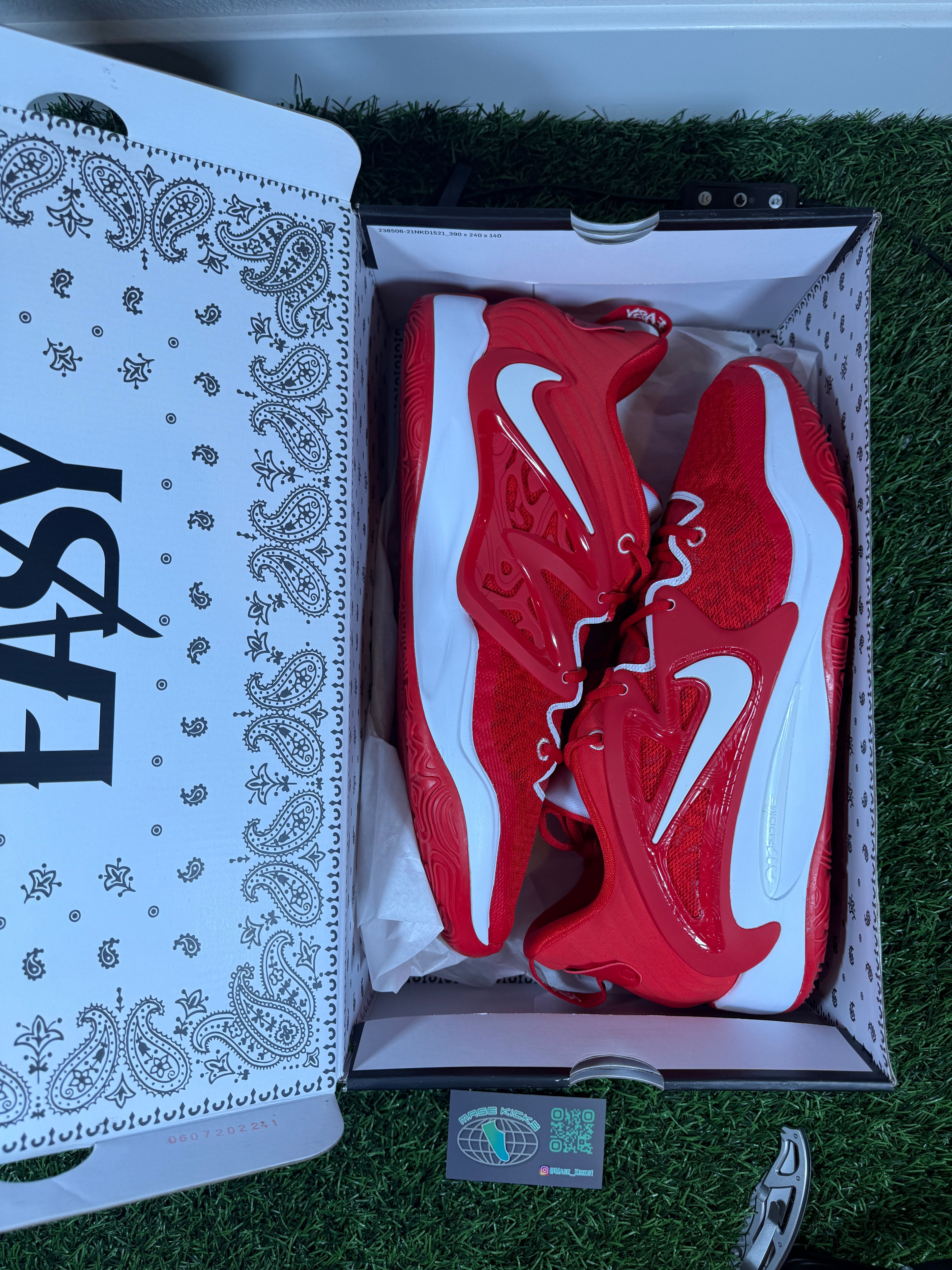 KD 15 TB “Red/White”
