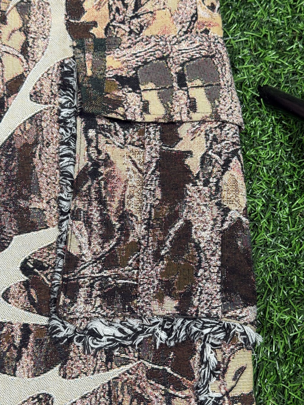 Tapestry Streetwear Pants (30 Waist)