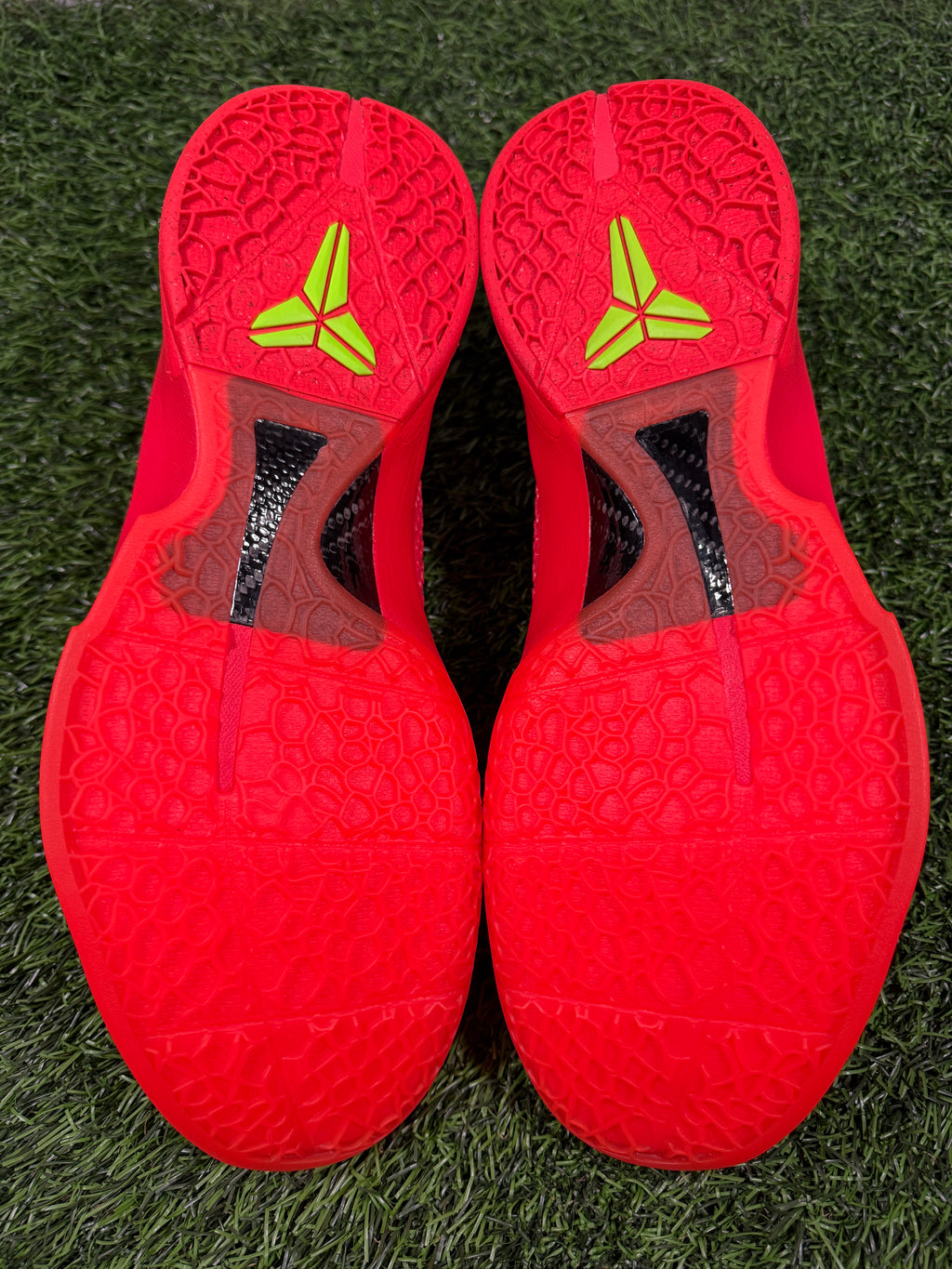 Kobe 6 “Reverse Grinch” (Size 14)