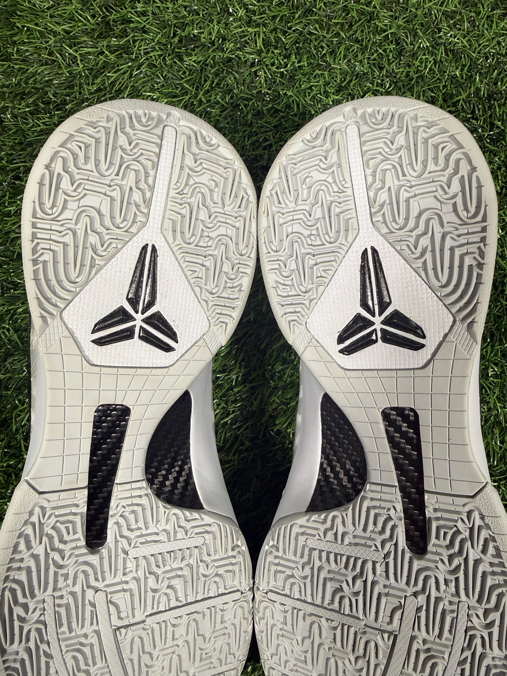 Kobe 5 “Zebra” (Size 14)