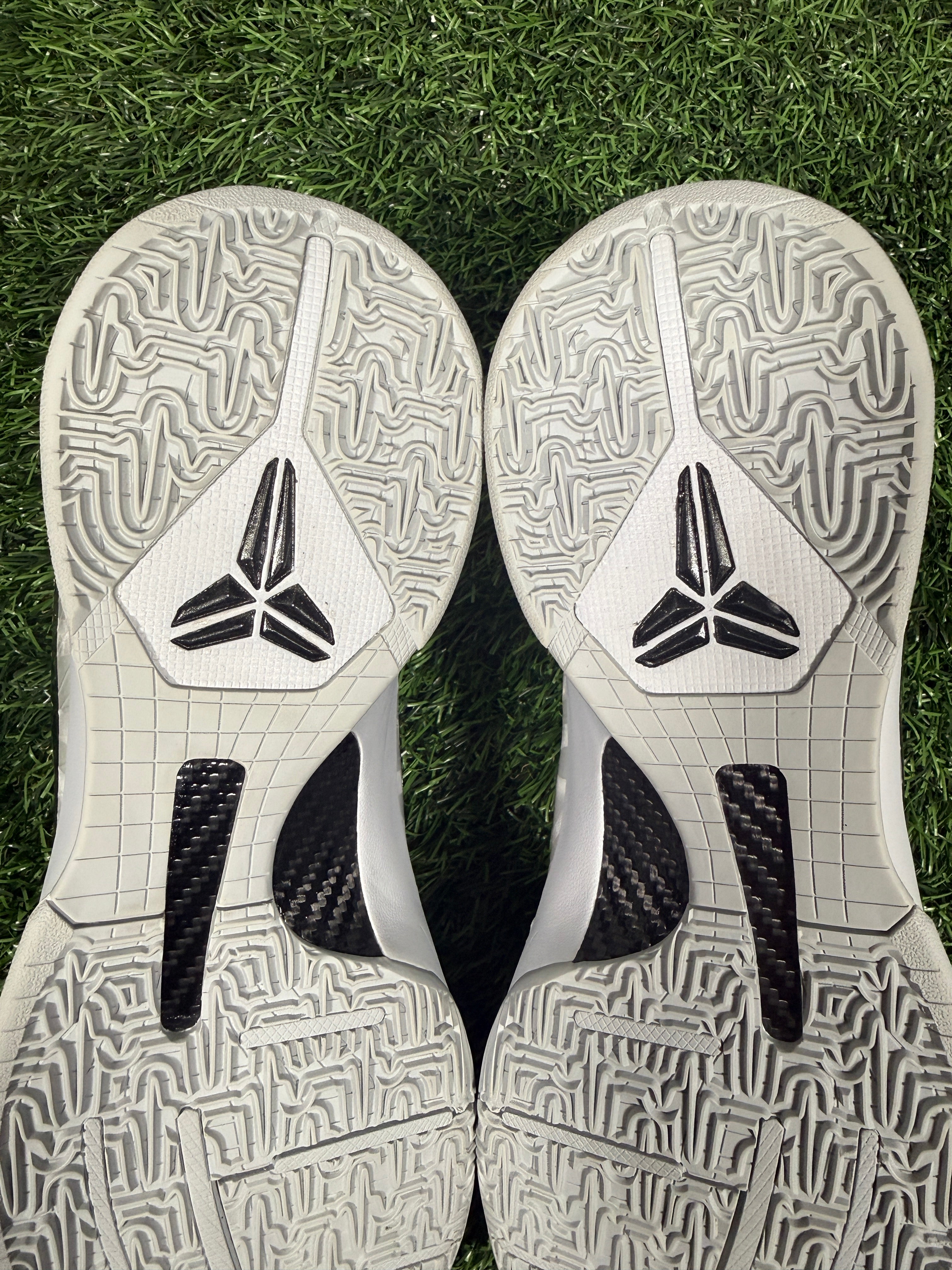 Kobe 5 “Zebra” (Size 14)