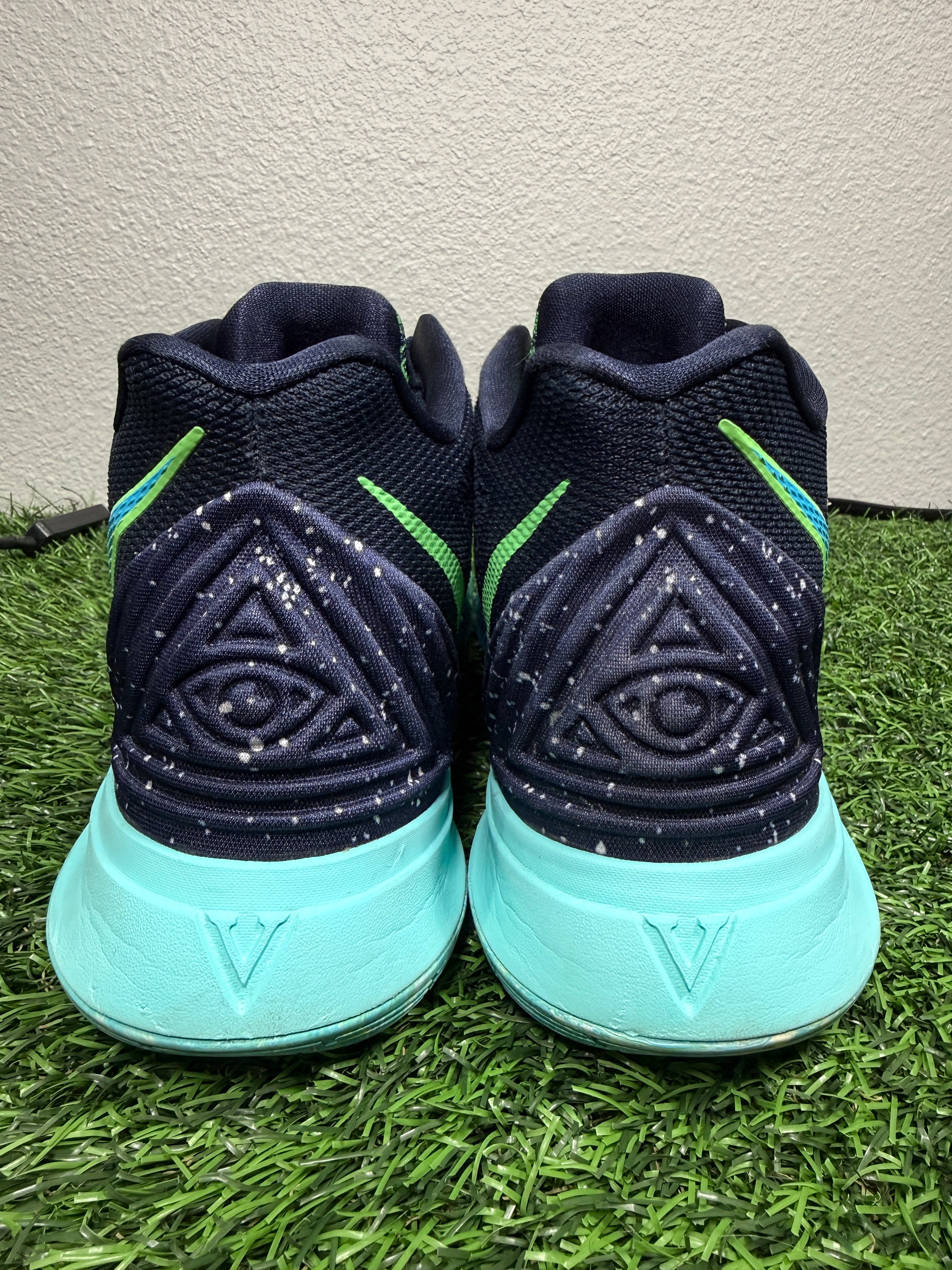 Kyrie 5 “UFO” (Size 12)