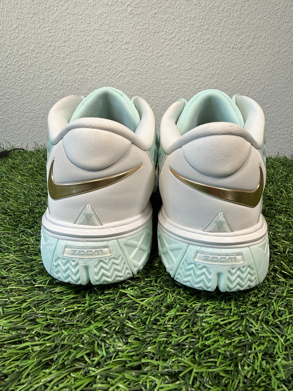 Kobe 3 “CHBL” (Size 14)