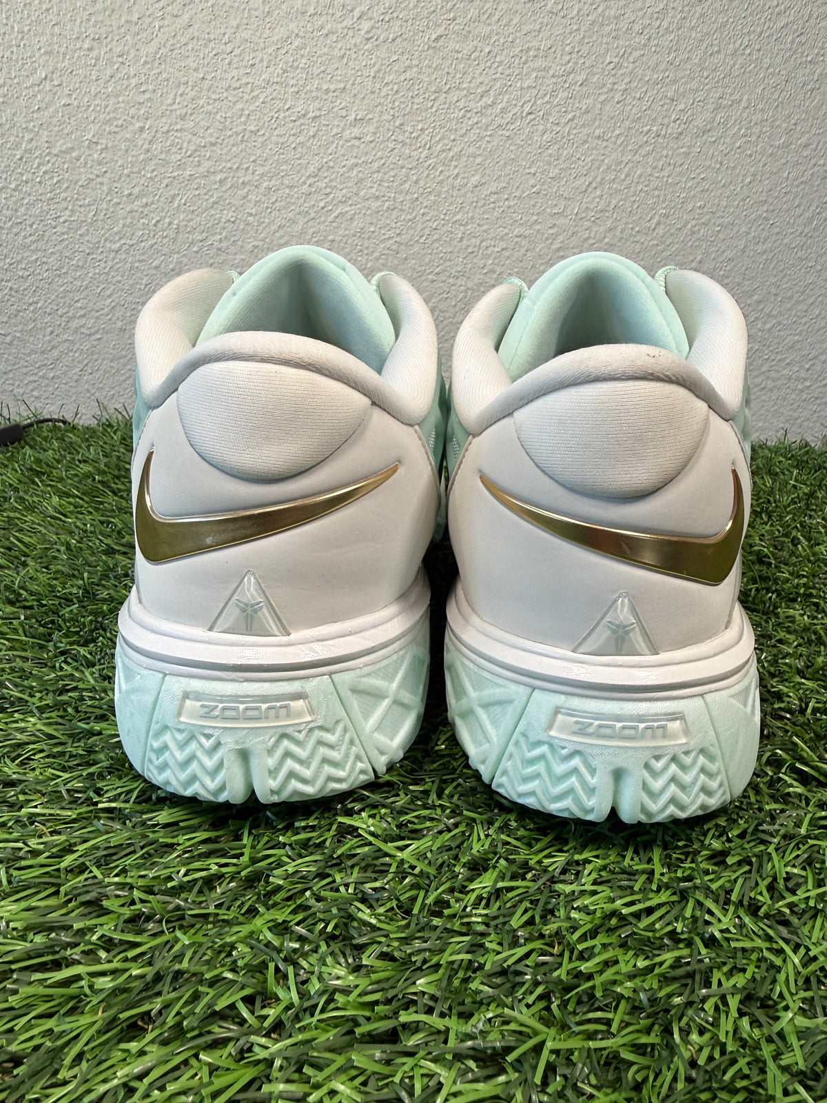 Kobe 3 “CHBL” (Size 14)