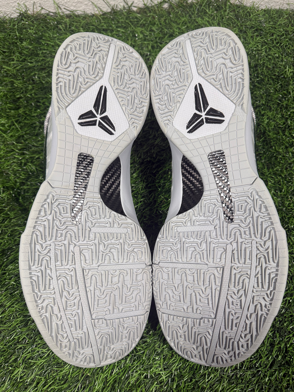 Kobe 5 “Zebra” (Size 14)