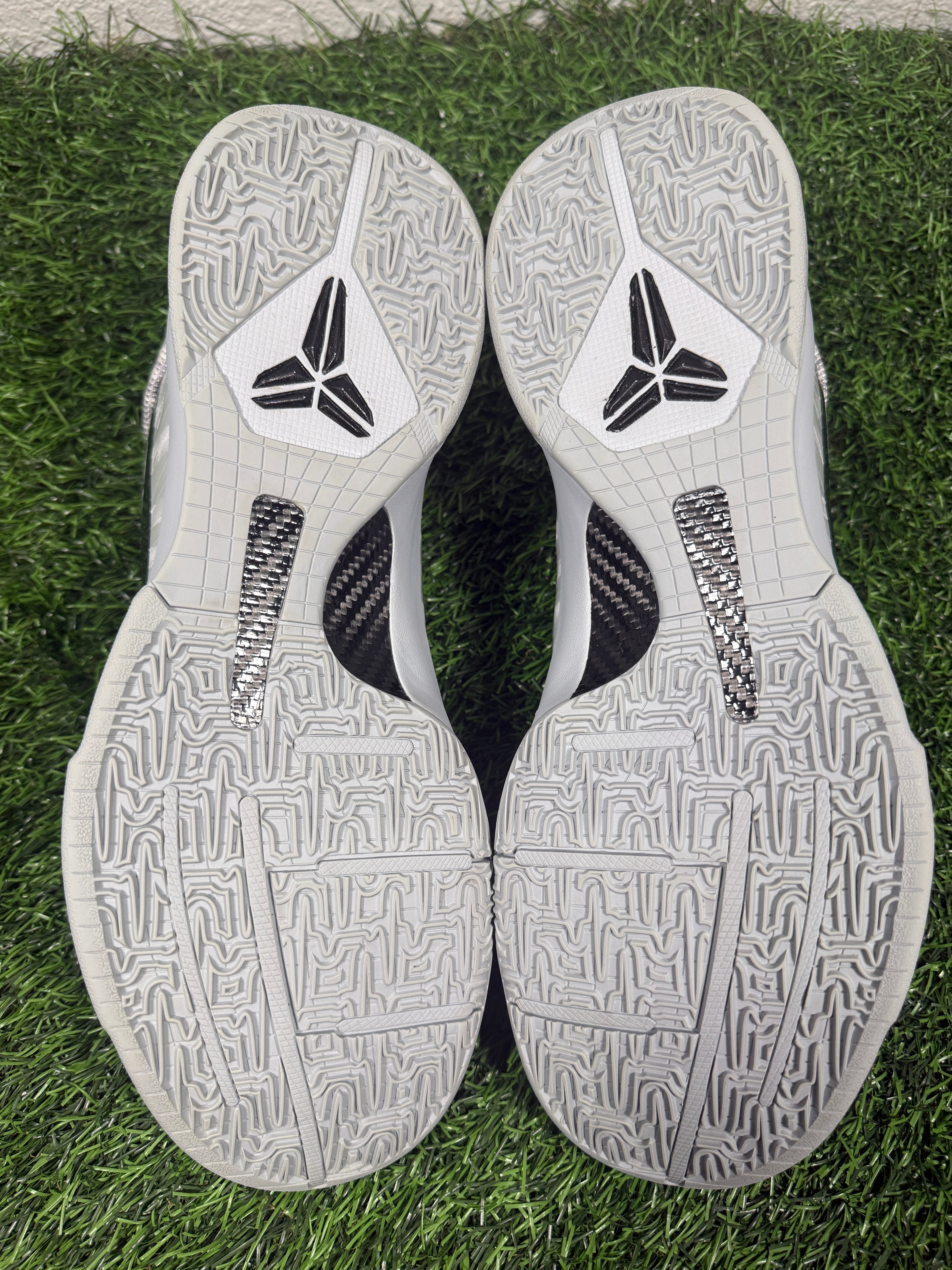 Kobe 5 “Zebra” (Size 14)