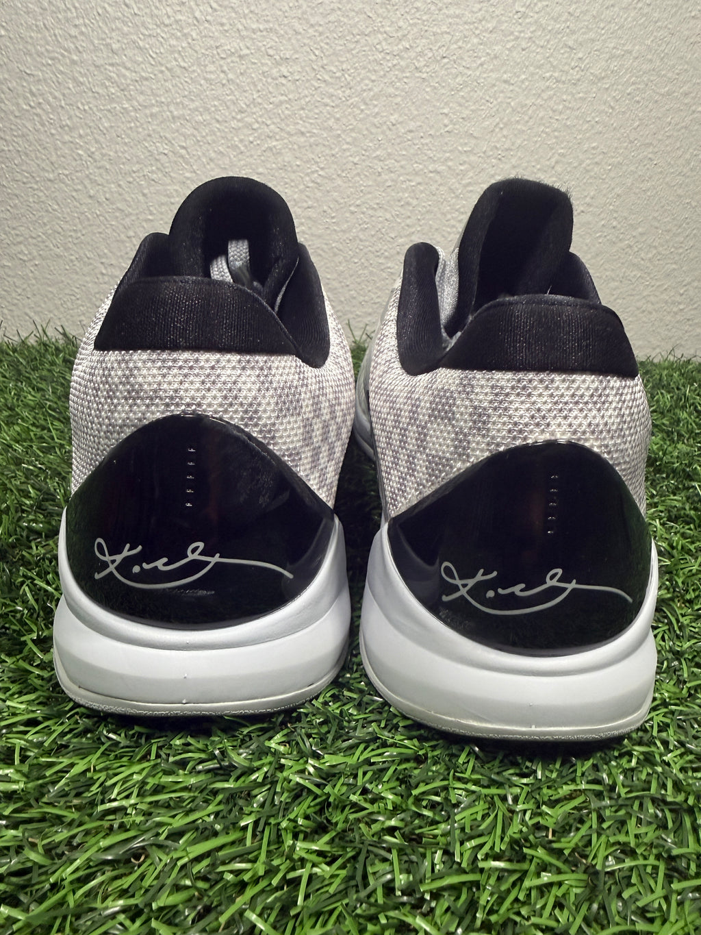 Kobe 5 “Zebra” (Size 14)