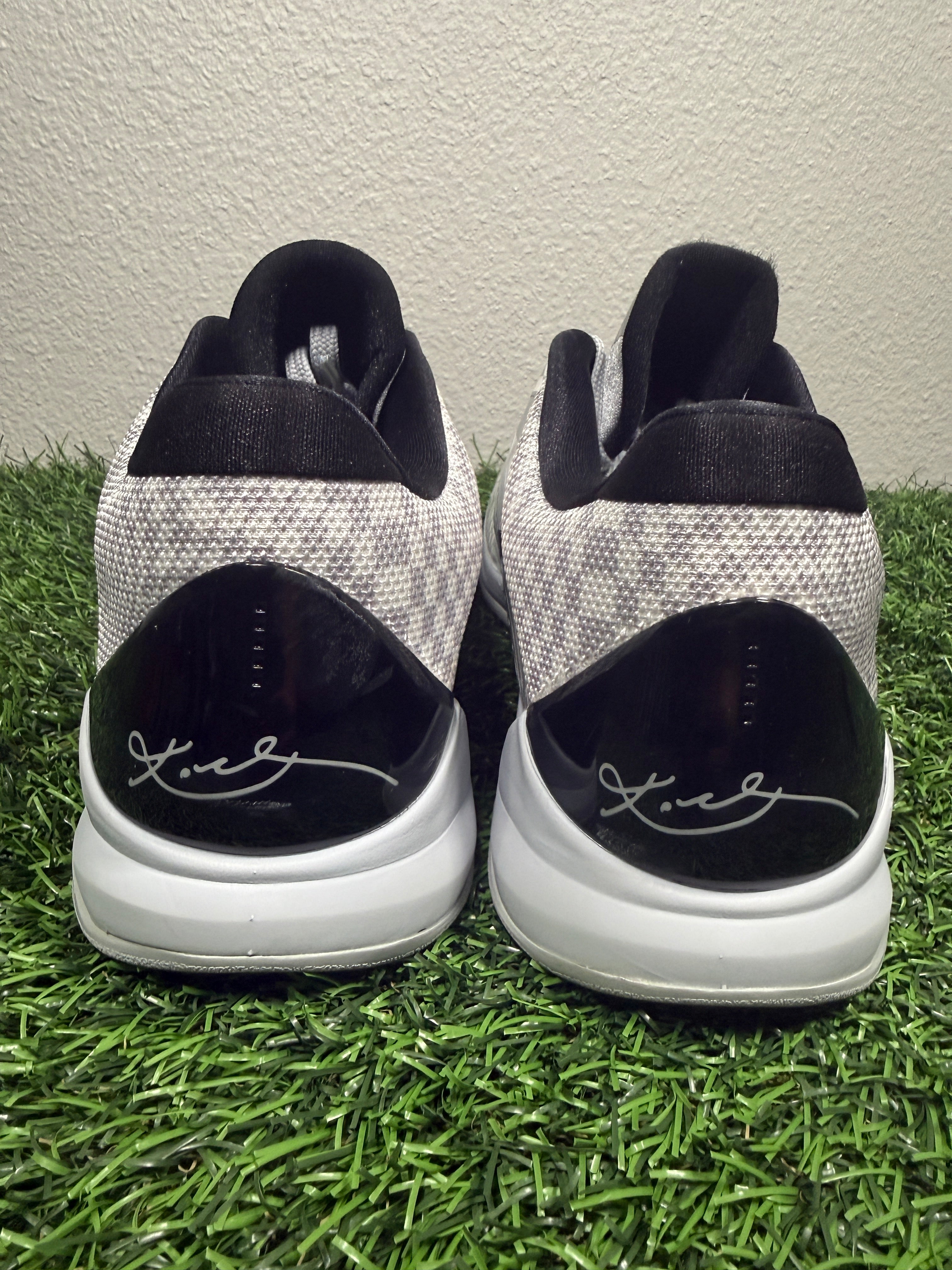 Kobe 5 “Zebra” (Size 14)
