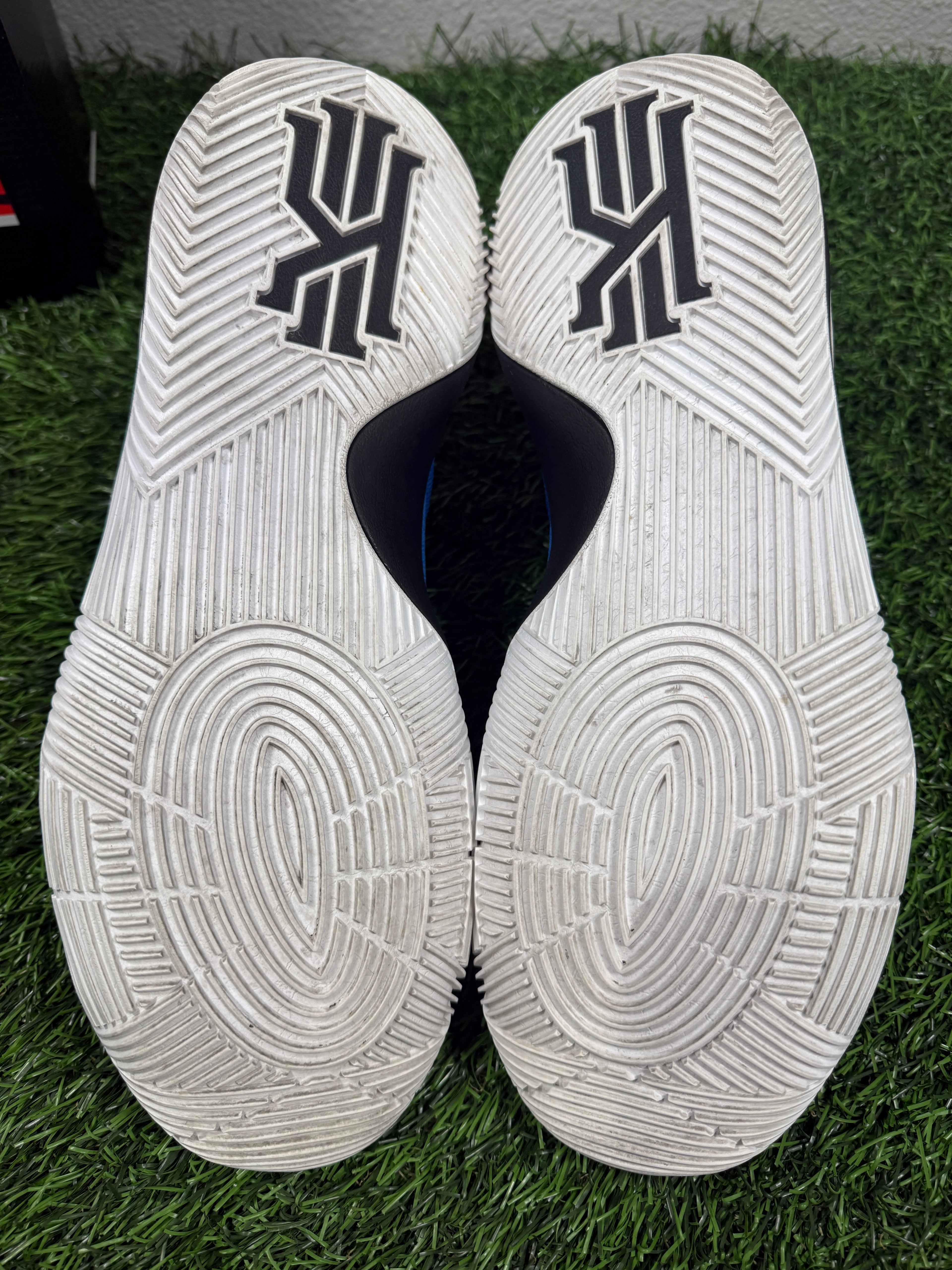 Kyrie 2 “Brotherhood” (Size 13)