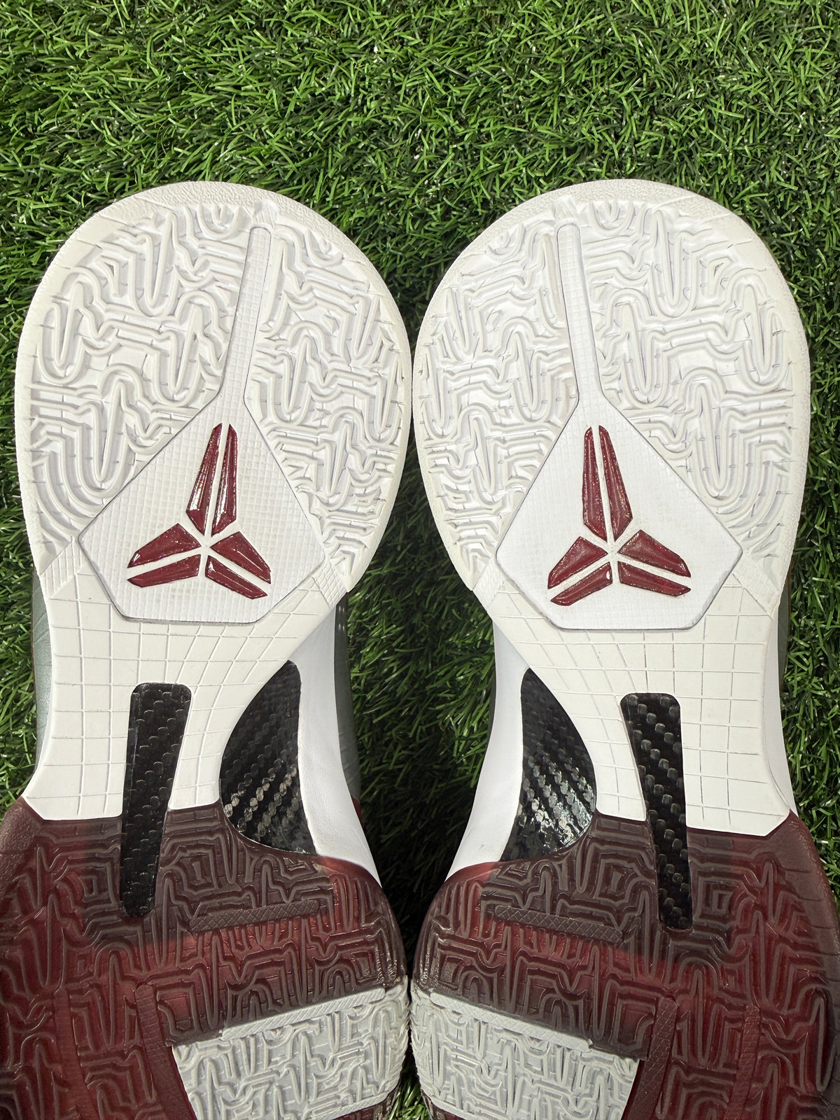 Kobe 5 “Lower Merion” (Size 14)