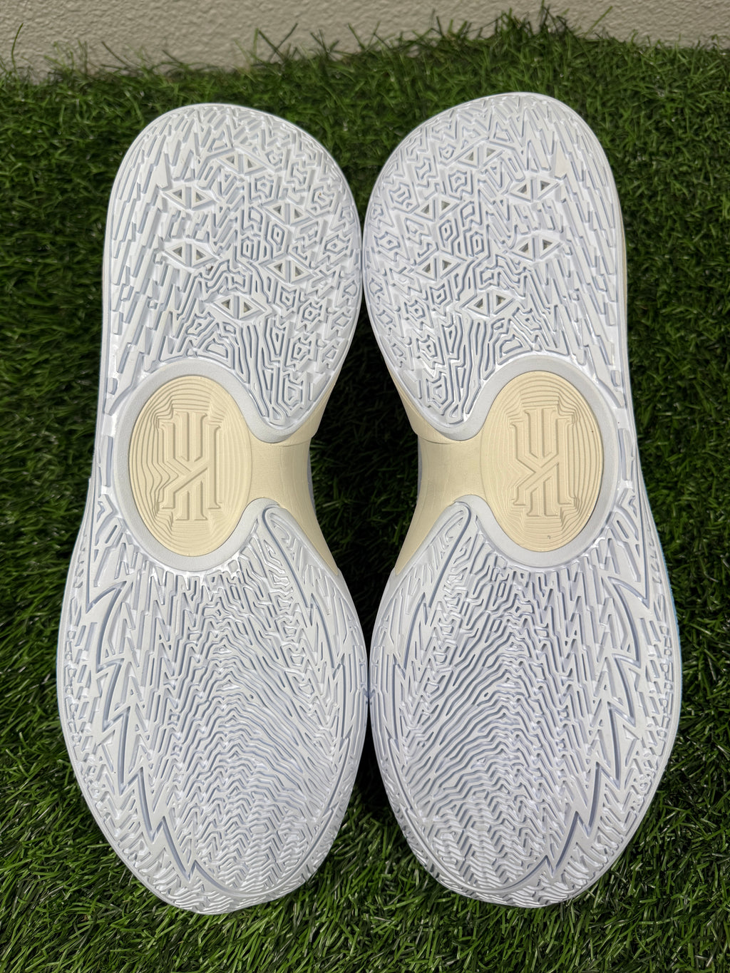 Kyrie 5 Low “Nets” (Size 14)